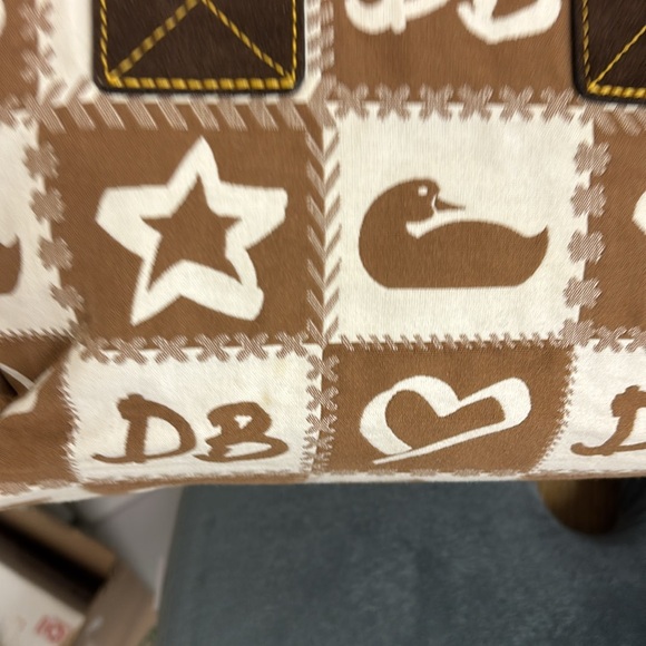 Dooney & Bourke Tan and White Shoulder Bag - Picture 13 of 16